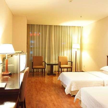 Raystar Hotel Canton Esterno foto