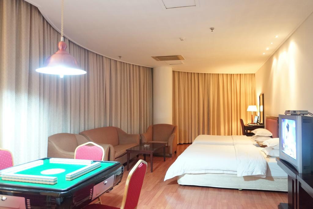 Raystar Hotel Canton Esterno foto