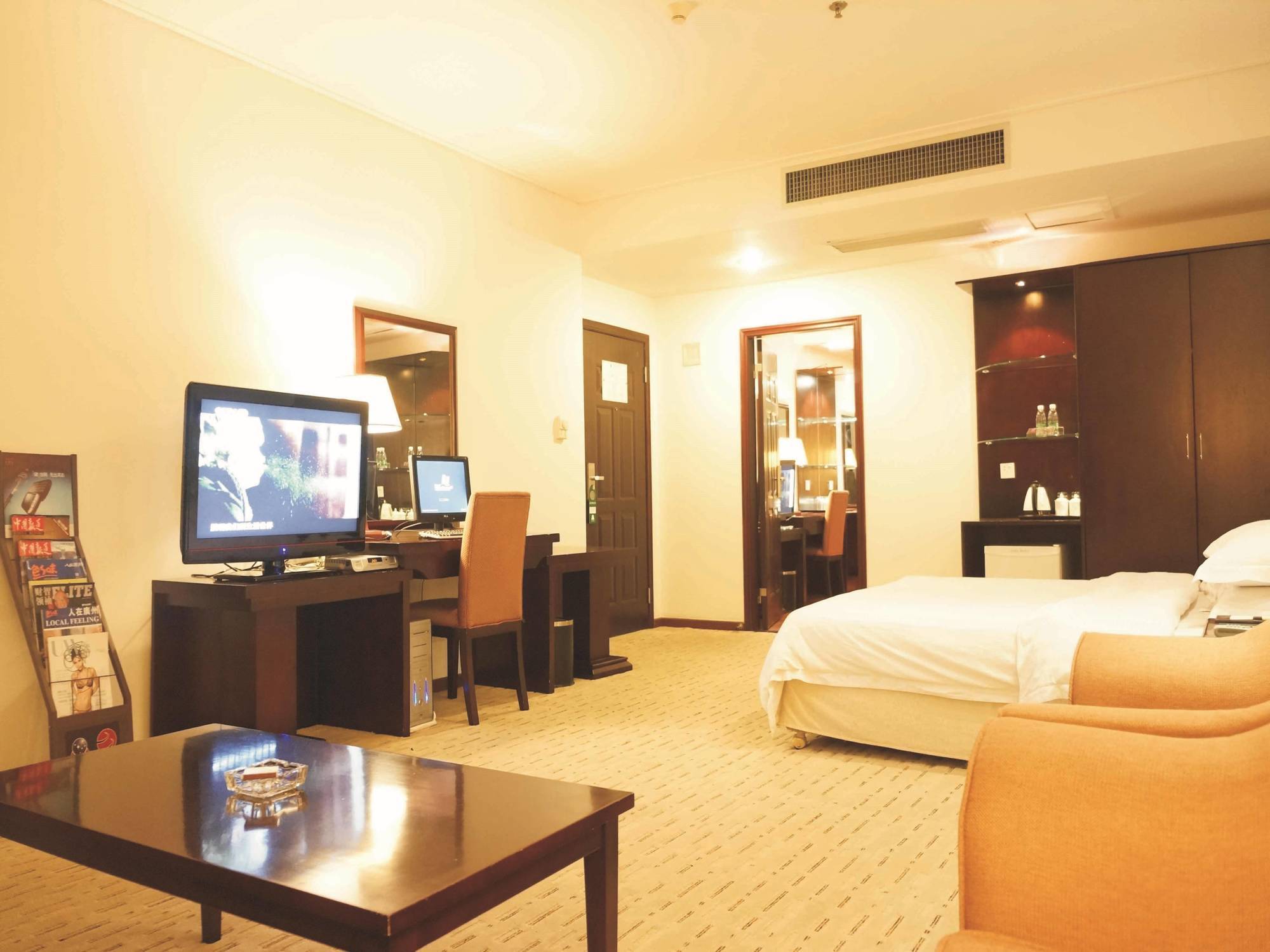 Raystar Hotel Canton Esterno foto