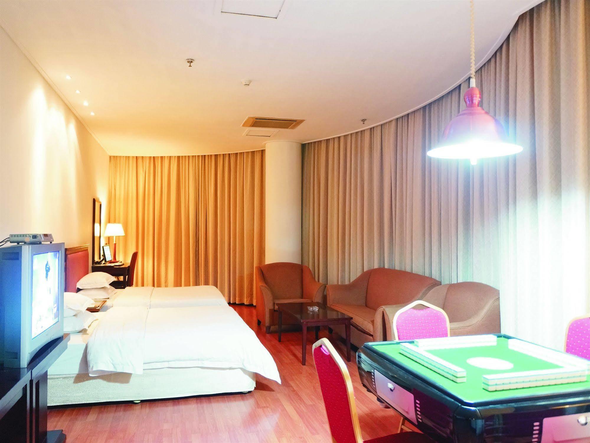Raystar Hotel Canton Esterno foto